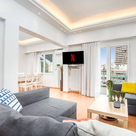 Modern Spacious Apt In Атина Екстериор снимка