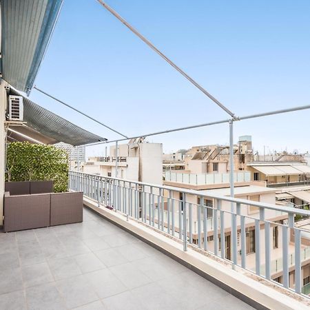 Modern Spacious Apt In Атина Екстериор снимка